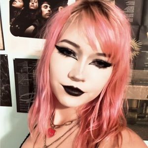 Meet your Posher, Caroline